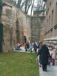 IMG-d244f0fa664cf35b8e2077710d5aad3f-V